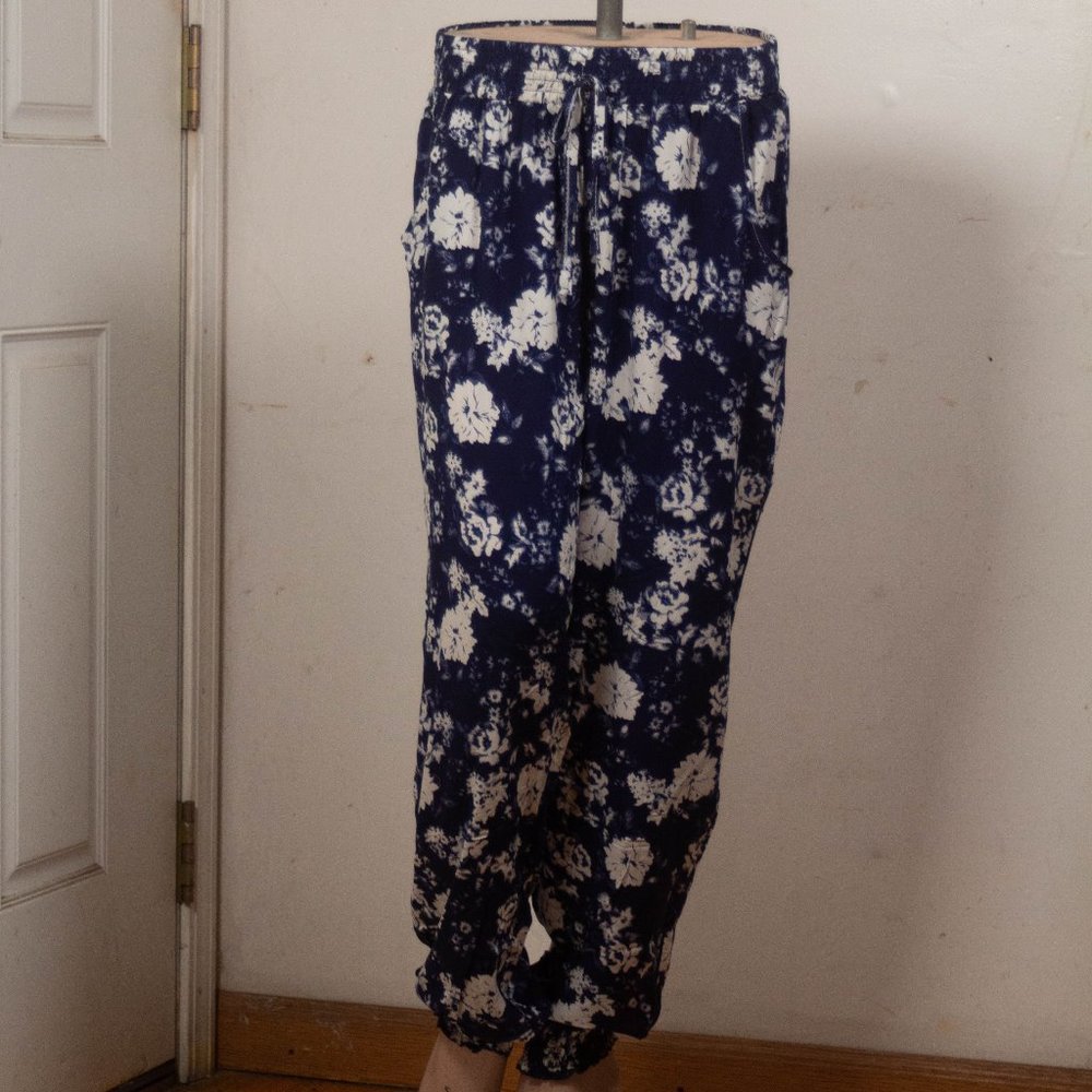 Joy & Co Womens Jogger Pants!